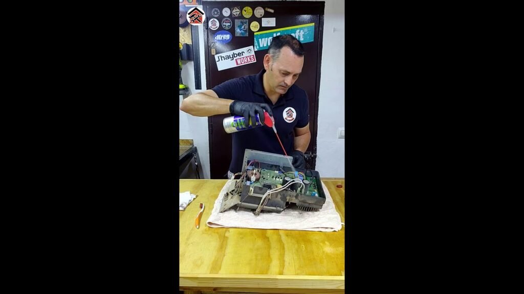 Materiales naturales recomendados para limpiar equipos electrónicos